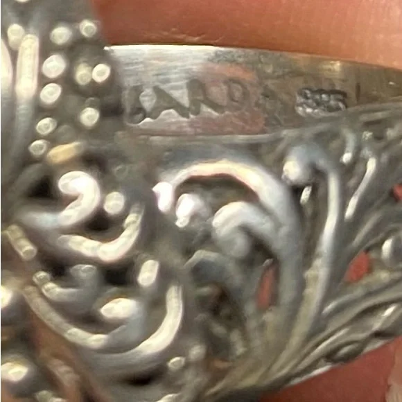 Blue Topaz and Sterling silver .925 ring. 
Size 6
Gorgeous detail. - Picture 9 of 9